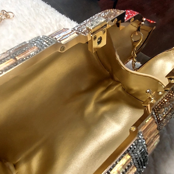 💄💄💄  NWT Crystals  Smart Phone  Shoulder Bag. - Picture 7 of 17